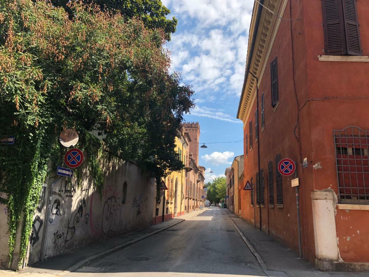 L'Ape Regina Apartment Ferrara Bagian luar foto