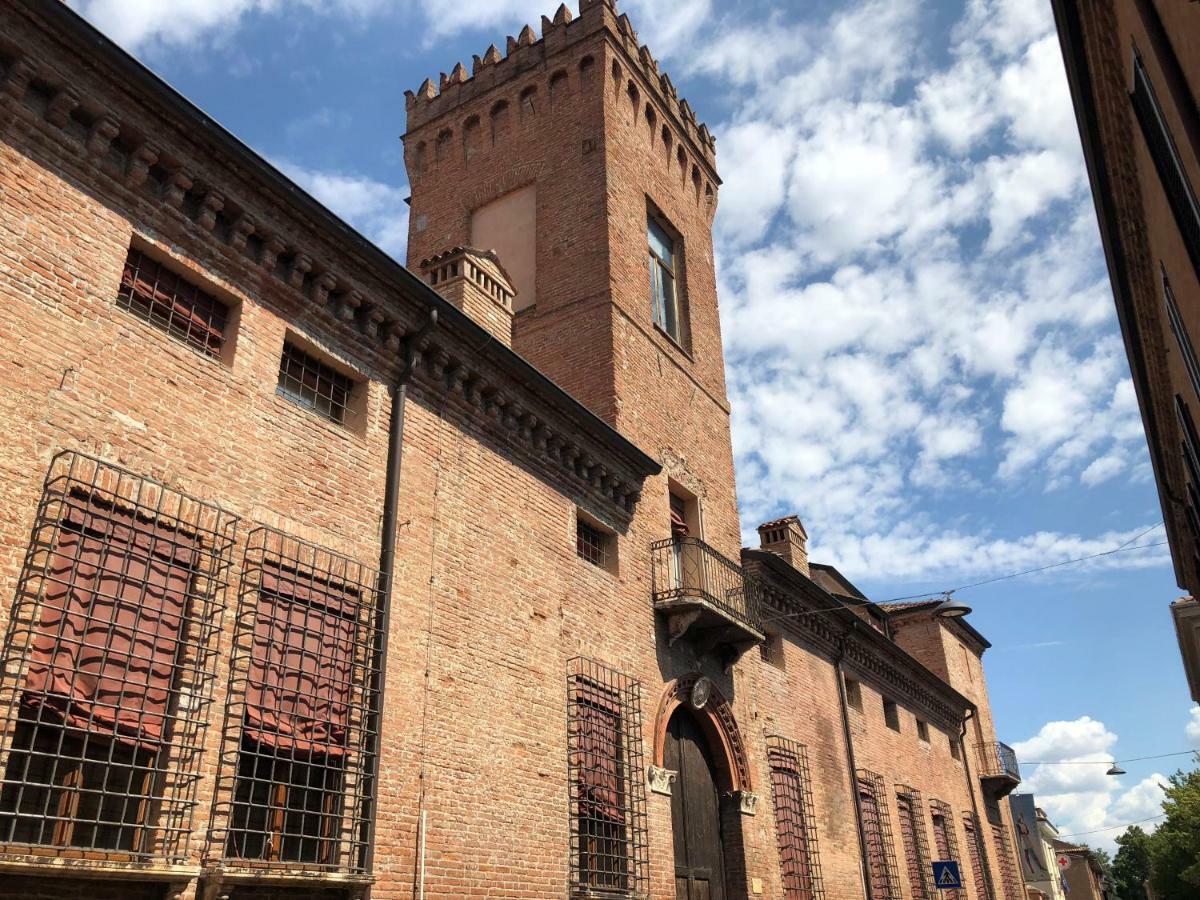 L'Ape Regina Apartment Ferrara Bagian luar foto