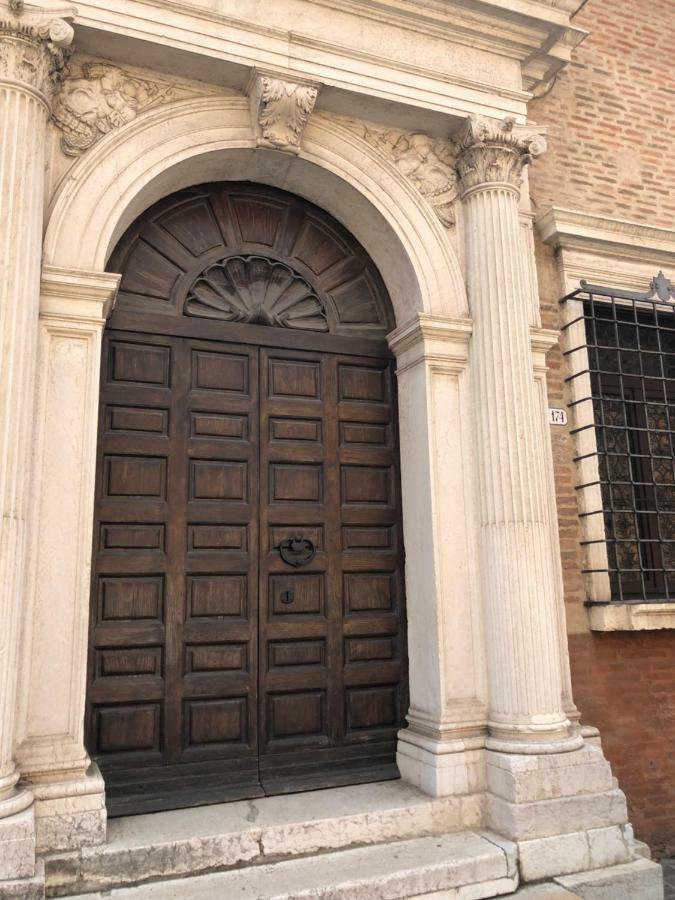 L'Ape Regina Apartment Ferrara Bagian luar foto